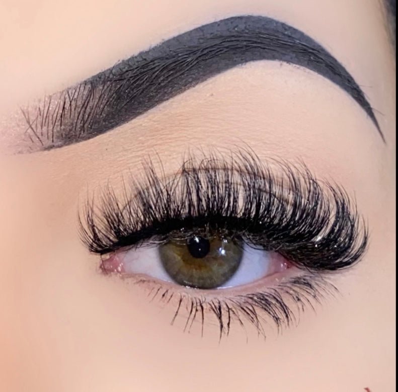 mink eyelashes, mink eyelash strips, mink eyelash extensions, faux mink eyelashes, 3D mink eyelashes, real mink eyelashes, luxury mink eyelashes, best mink eyelashes, fluffy mink eyelashes, natural mink eyelashes, mink lashes clear band 